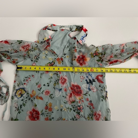 ALICE + OLIVIA BLAYNE FLORAL COLD SHOULDER SILK TOP FLORAL SOIREE DUSTY AQUA M - Picture 8 of 9